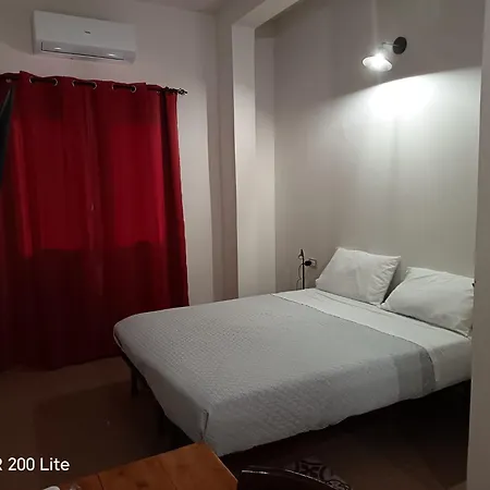 Domu Hermosa Bed & Breakfast 3*