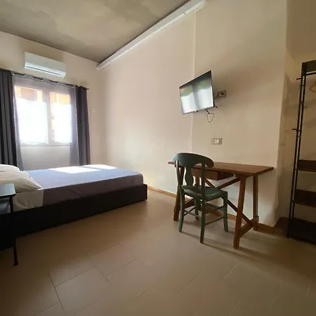 Domu Hermosa Bed & Breakfast
